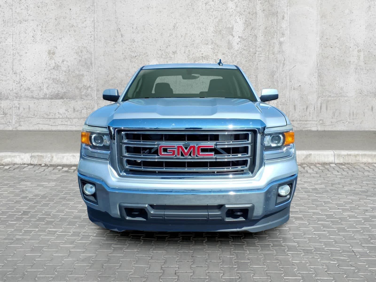 2015 GMC Sierra 1500 — rear three-quarter view